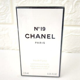 CHANEL シャネル　N゜19　PARFUM VAPORISATEUR RECHARGEABLE REFILLABLE SPRAY 7.5ml 女性用香水 ギフト プレゼント 【中古】