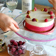 お誕生日にも！ピスタチオとモレロチェリーのジェラートアイスケーキ