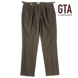 【50%OFF】GTA / ジーティーアー製品染めコットンストレッチピケサイドアジャスター付2プリーツパンツ(HERRICK)（ダークブラウン）/ 秋冬 ボトムス スラックス チノパン メンズ イタリア アウトレット