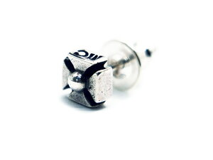 �yMAD CULT/�}�b�h�J���g�z�uTiny Iron Cross Pierce/�^�C�j�[�A�C�A���N���X�s�A�X�v(P-37)(Silver925/�A�N�Z�T���[/�W���G���[/�v���[���g/�o�C�J�[/�n�[���[/�z�b�g���b�h/�A���J�W/�z�C�[���Y�A�p��