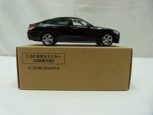 クラウン RS Advance(2.0 ターボガソリン車)ミニカー1/30-