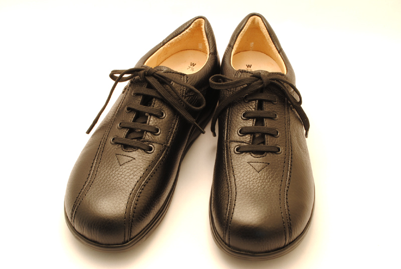 しっかりとしたアーチサポートのついたドイツ靴ならではのフィンコンフォートの靴ですが その中でも更に歩きやすさを追求したシリーズ フィンナミック です フィンコンフォート finn comfort 黒 smtb-KD 2sp_120314_b WATFORD 1160 日本未発売 ビジネス 日本 メンズ