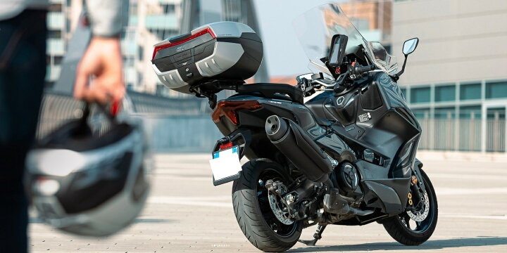 GIVI モノキーシステム トップケース シルバー/ブラック｜トップケース