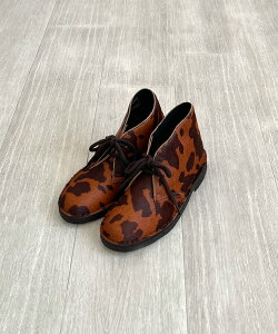 Clarks Desert Boot Brown Cow Print N[NX fU[gu[c uEJEvg 2025AW fB[XV[Y u[c JEU[ wAIU[ N[v\[