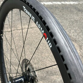 【即納】タンナス チューブレスライト 700×38mm(37-54mm対応) パンク防止インサート
