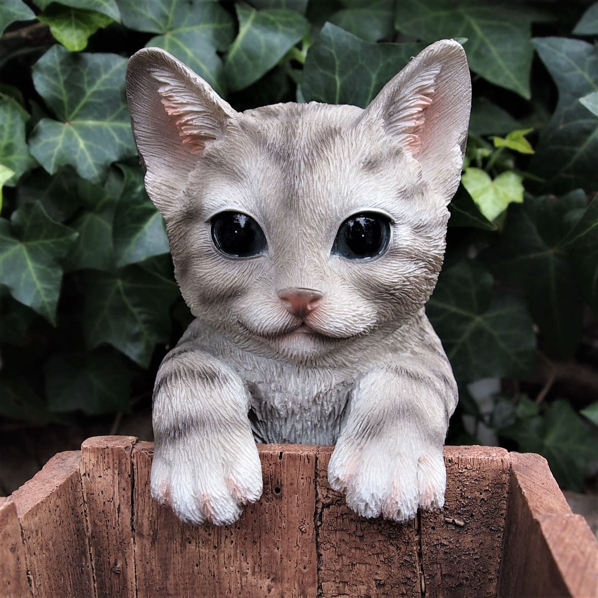 楽天市場】猫の置物 ハンギングキャット グレートラ猫 ７２３３ＨＴ