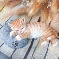 猫の置物 茶トラ猫 枕でスヤスヤY047QB 居眠り猫 キャット ガーデンオブジェ CAT 動物 オーナメント ネコ…