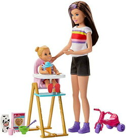 Barbie バービー Skipper Babysitters Inc.ベビーシッタースキッパードール、飼育機能付きの幼児人形、ハイチェア、三輪車、3歳から7歳の子供向けの食品をテー