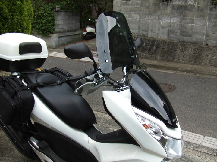 楽天市場 送料無料 ホンダ Pcx125 Pcx150 原付 汎用 ウインドスクリーン 風防 Ws 04クリア スモーク アダプター付 シールドスクリーン ウインドシールド カスタムパーツ ウインドプロテクター バイク 外装パーツ World Walk ワールドウォーク あす楽 バイクパーツの