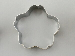 クッキー抜き型 桜 中 クッキー型 型抜き 抜き型 抜型 クッキーカッター お菓子作り 菓子道具 手作り 製菓道具 おしゃれ かわいい 可愛い ビスケット ケーキ カフェ グッズ スイーツ バー