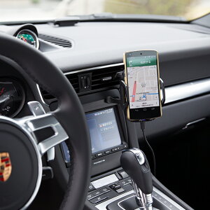 Qi置くだけで充電対応ワイヤレス充電機能内蔵カーホルダー【3つの充電コイルで広い充電範囲】エアコン吹出口、フロントガラス、ダッシュボードの3WAY取付け可!360度回転のボールジョイント採用12V/24V車両対応【送料無料_あす楽対応】P20Feb16