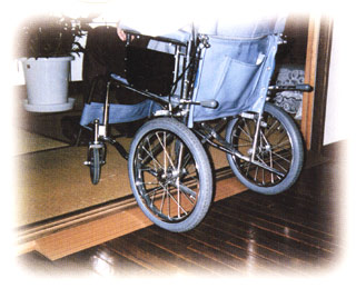 車椅子スロープ 83％以上節約 格安SALEスタート 室内スロープ バリアフリー 段差解消 幅80X奥行10X高さ1-3cm 安心スロープ 中でも外でもお使いいただけます小さな段差こそ一番気になるのかもしれません 段差スロープ
