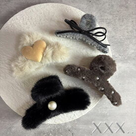 【最大1000円OFFクーポン】 【定形外郵便送料無料】ヘアクリップ バンスクリップ 大きめ ファー ふわふわ もこもこ 黒 かわいい 大人可愛い パール 髪留め 髪どめ クリップ ヘアアクセ ヘアアクセサリー 大きい 軽い 秋冬 冬 f092-097 xxx..