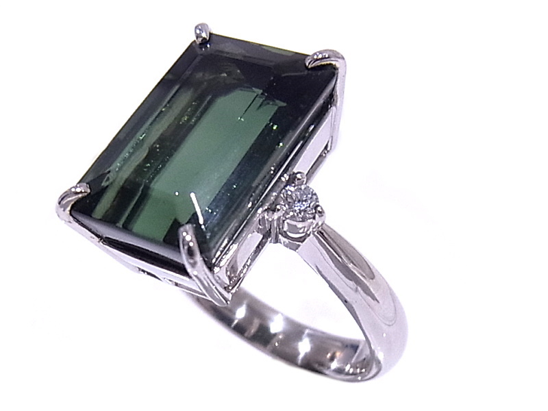 プラチナ　Pt900　リング　指輪グリーントルマリン　10.76ctダイヤモンド　0.10ct