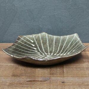 【11月1日限定11%OFFクーポン】信楽焼 陶器 和食器 お皿 盛り鉢 中鉢 深鉢 おしゃれ 十草七角大鉢 w525-05