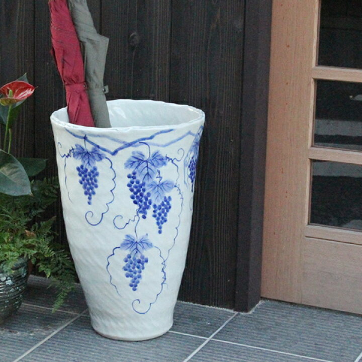 楽天市場 信楽焼き ぶどう絵つゆ草手びねり傘立て インテリア 陶器 信楽焼かさたて 陶器傘立て 和風傘立て 花器 やきもの 傘たて つぼ ツボ しがらき 新築祝 開店祝 Kt0294 まるいち本店