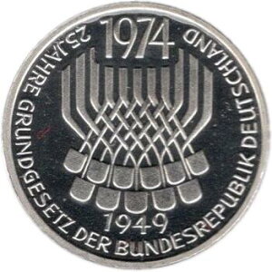 yv[tz hCc @25N 5}Nv[t 1974N