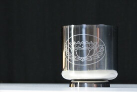 国産仏具■ 屋外用 ■ 金蓮柄入り ■ ステンレス製 湯呑 ■ 特大 ■ サイズ 約 (cm) 高さ6.9cm×幅5.9cm×奥行5.9cmお盆 お彼岸 お墓参り 供養 神棚 神具 仏具 盆提灯 やまこう 山幸