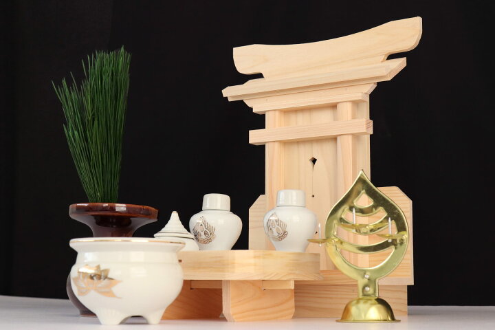 お気に入りの 国産 神具セット 荒神紋 金文字 大 高級神具７点セット 荒神さま専用 荒神宮 三宝荒神 土器セット Materialworldblog Com