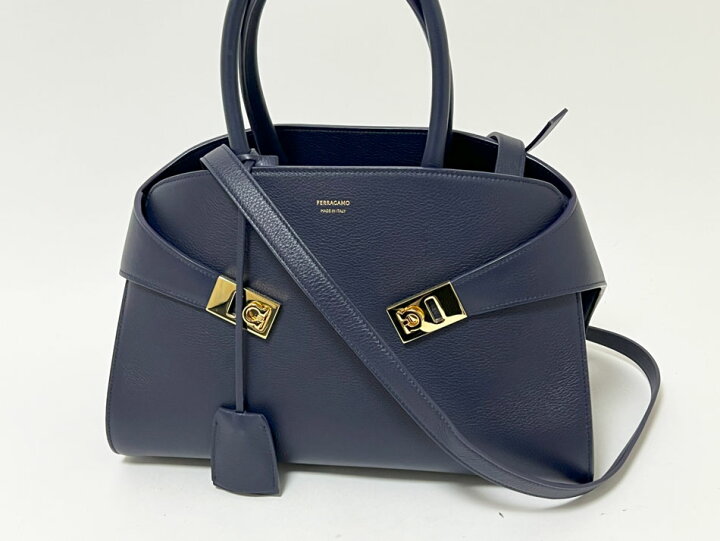 楽天市場】Ferragamoフェラガモ Hug ハンドバッグ スモール ガンチーニ 