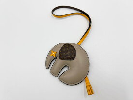 LOUIS VUITTON ルイヴィトン バッグチャーム ・LV エレファント 象 モノグラム グレー イエロー トープ M02384 新品同様 【中古】
