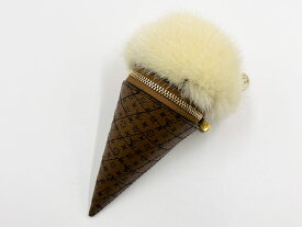 LOUIS VUITTON ルイヴィトン モノグラム リバース バッグチャーム ・LV アイスクリーム イヤホンケース クリーム ファー 2026年新作 M03946 超美品 【中古】