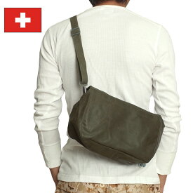 スイス軍 PVC ガスマスクバッグ オリーブ USED BS004UN ショルダーバッグ 防水 鞄 カバン 収納 実物ミリタリー 軍物 軍モノ