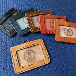 ID カードパスホルダー