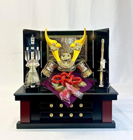 兜 10323 収納飾セット 兜セット 三曲屏風 弓太刀付五月人形　兜飾り　コンパクト　端午の節句　初節句　お祝い　こどもの日　海外へのお土産　こだわりの兜　日本文化　日本伝統　日本土産　菖蒲の節句　節句飾り　かぶと　虎　龍　竜　伝統工芸