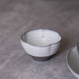 つばめ工房 波花(ゆら) 10.5cmご飯茶碗 スノーホワイト 日本製 美濃焼 和食器 ごはん茶わん ご飯茶わん ご飯茶碗 ライスボウル