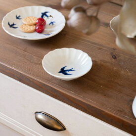 ヒュンヒュンつばめ 10cmおやつ小鉢 日本製 美濃焼 洋食器 丸皿 丸プレート