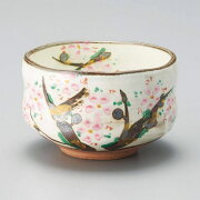 手描きの霞桜が美しい粉引抹茶碗