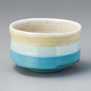 虹彩の水色が美しい抹茶碗