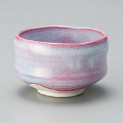 桜模様が美しいうのふ釉の抹茶碗
