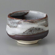 新雪のように白く美しい抹茶碗