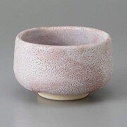 桜模様の志野釉が美しい抹茶碗