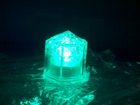 光る氷グリーン【24個入】水に入れて光る自動点灯 食品衛生検査合格済み・高輝度グリーンをお安く！