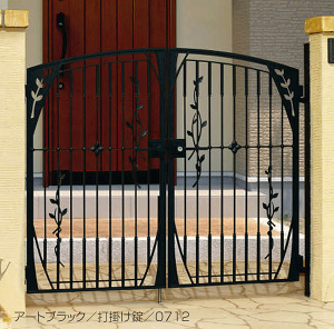 門扉 鋳物 ハーベリー1型 両開き 門柱タイプ アイアン 0812 (全幅1810mm) 三協アルミ