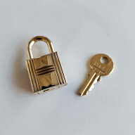 HERMES エルメス カデナ 104 鍵 セット 南京錠 ゴールド ロック ブランド 送料無料 中古 カギ キー トゴ …