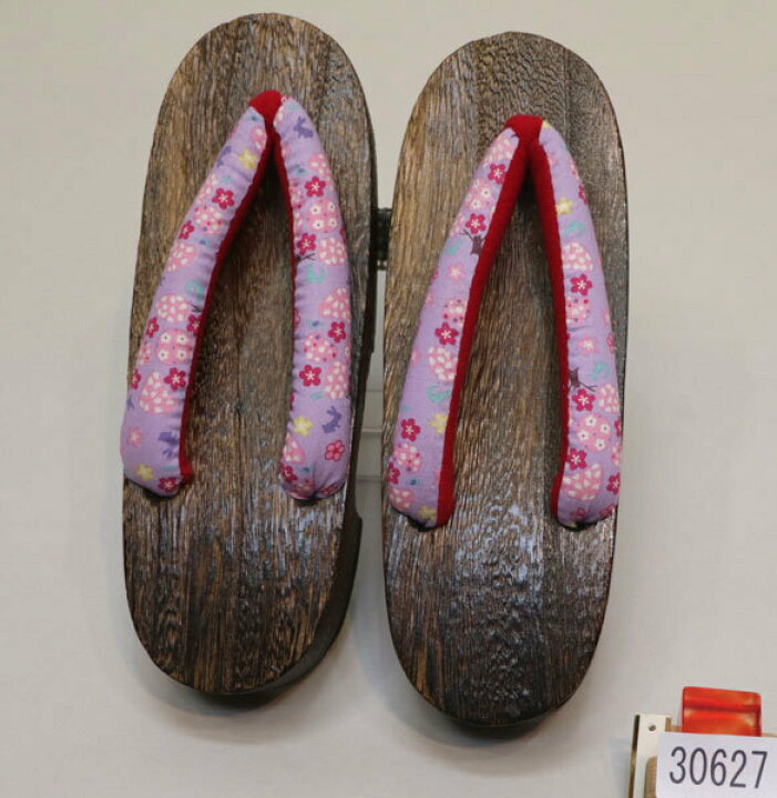 人気デザイナー 下駄 焼き 桐下駄 女性用 フリーサイズ 適合足サイズ23.5cm〜24.5cm 新品 株 安田屋 r324654713 ksumart.com 人気デザイナー 下駄 焼き 桐下駄 女性用 フリーサイズ 適合足サイズ23.5cm〜24.5cm 新品 株 安田屋 r324654713 ksumart.com