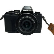 【中古】 OLYMPUS OM-D E-M10 14-42mm f3.5-5.6 デジタル一眼カメラ レンズセット T11146278