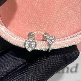 イヤースタッド 女性用 チタン アレルギー対応 寝るとき取り外し不要 耳骨用 キラキラ 華やか かわいい 軽量 快適 日常使い シンプル アクセサリー