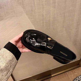 レディース 厚底 ローファーシューズ 内蔵ヒール 小さめサイズ コインモチーフ 太ヒール ステップイン 楽ちん レザー 女性用 歩きやすい フラット 普段使い 軽量 快適 ブラック ブラウン