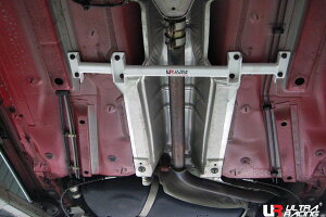 Ultra Racing �~�h�������o�[�u���[�X�A�E�f�B A1 8XCAX�p (ML4-1172)�y�⋭�p�[�c�z�y�����ԃp�[�c�z�E���g�����[�V���O Middle Member Braces