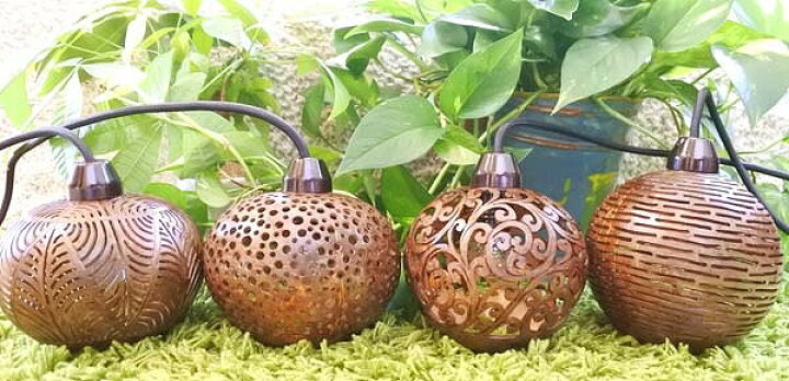 楽天市場 11月中旬入荷予定 間接照明 ペンダントライト 天井照明 フロアライト 照明器具 インテリア照明 アジアン バリ ココナツの実ペンダントライトa インテリア エスニック ヤシの実 おしゃれ彫り リゾート リビング ダイニング 寝室 バリ風 アジアン家具 楽天市場 11月中旬入荷予定 間接照明 ペンダントライト 天井照明 フロアライト 照明器具 インテリア照明 アジアン バリ ココナツの実ペンダントライトa インテリア エスニック ヤシの実 おしゃれ彫り リゾート リビング ダイニング 寝室 バリ風 アジアン家具