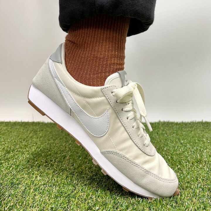 楽天市場】【ソックスプレゼント】送料無料 NIKE W DAYBREAK CK2351 