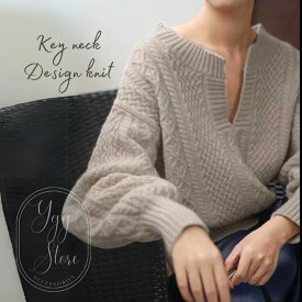 【SALE】ニット レディース トップス ウール混合 ケーブル編み キーネック オフショルダー フィッシャーマンズニット 長袖 ベージュ グレージュ ゆるめ セーター