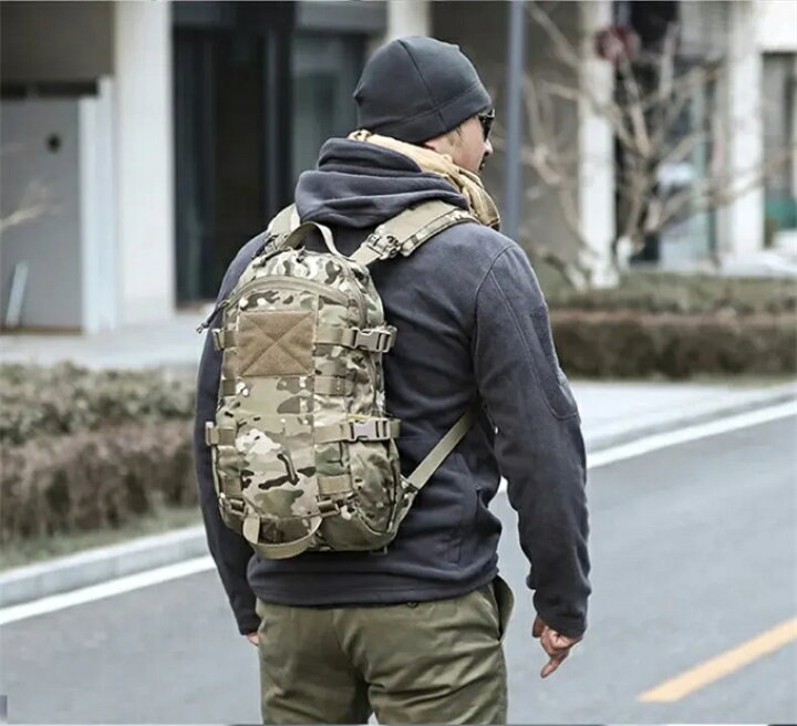 楽天市場】登山 バッグ 大容量ミリタリー戦術バックパック男性軍の  