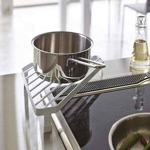 棚 ラック 日式 メタル アイアン 三角 コーナー 鍋 フライパン 置き 台 防熱 キッチン収納 多機能 白 黒