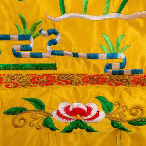 テーブルクロス 仏壇用 蓮の花柄 仏光 テーブルランナー 飾り布 黄色 赤 高?感 ?? 中華風